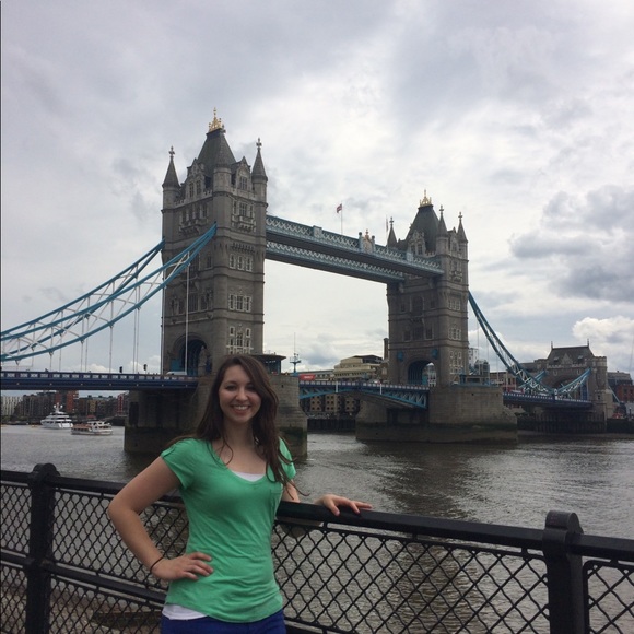 Meet your Posher, Jordyn - Picture 2 of 4